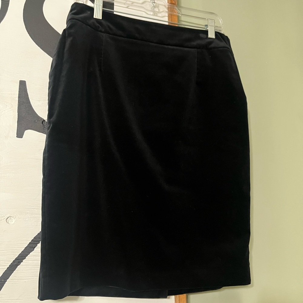 Banana Republic Black Pencil Skirt - Picture 1 of 11
